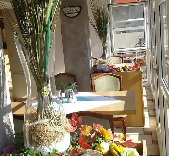 Hotel-cafe Rathaus فندق 3*