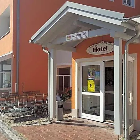 Hotel-cafe Rathaus ホテル